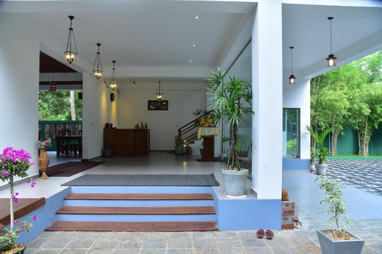 Eden Grand Hotel Дамбула Екстериор снимка