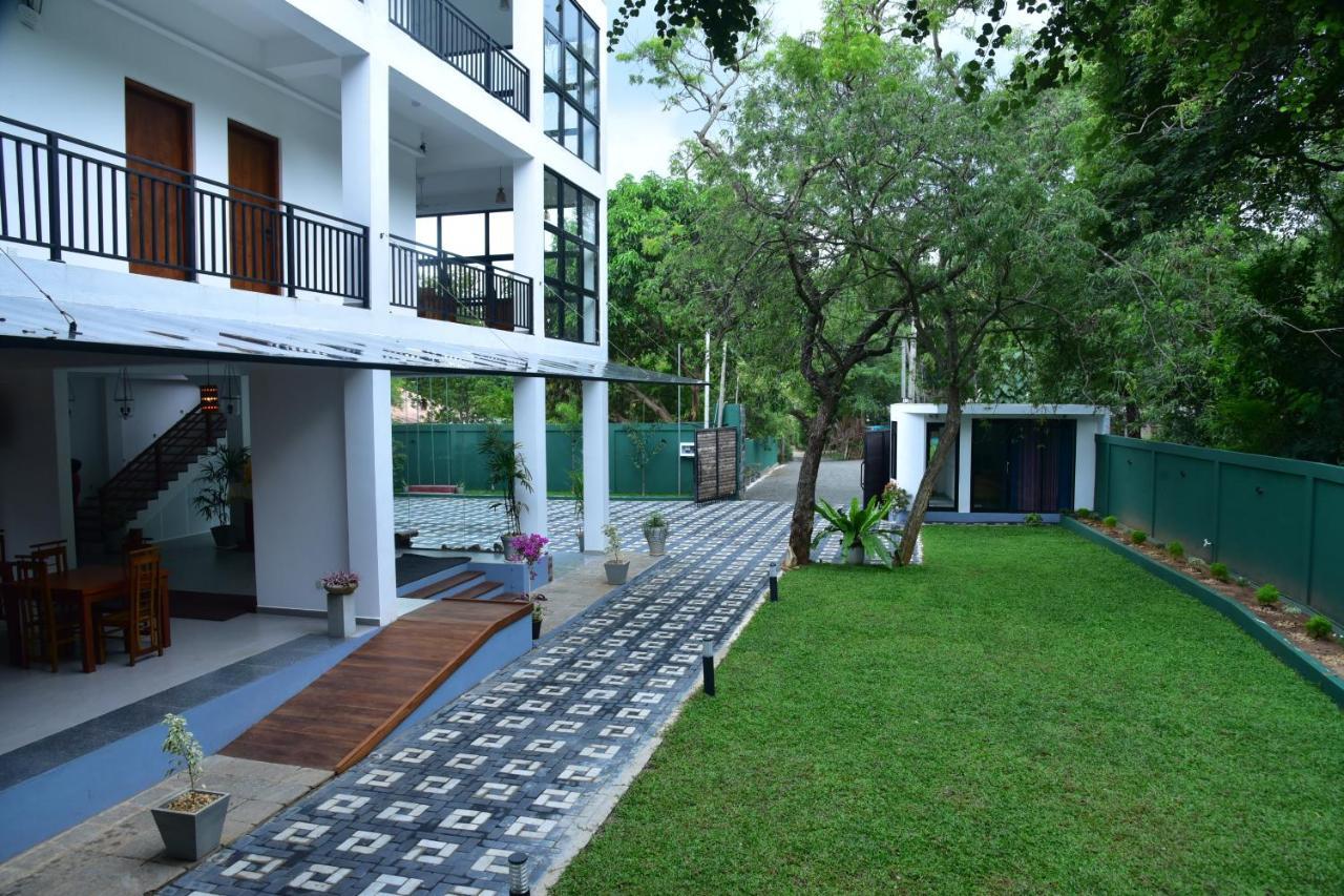 Eden Grand Hotel Дамбула Екстериор снимка