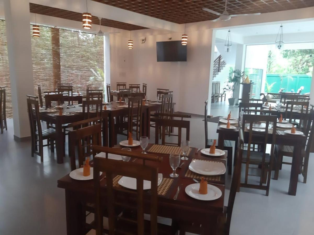 Eden Grand Hotel Дамбула Екстериор снимка