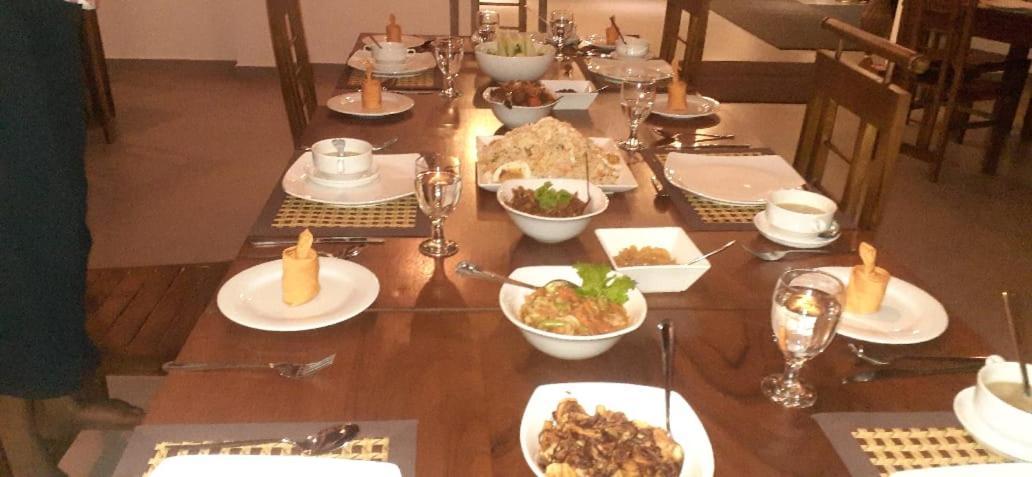Eden Grand Hotel Дамбула Екстериор снимка