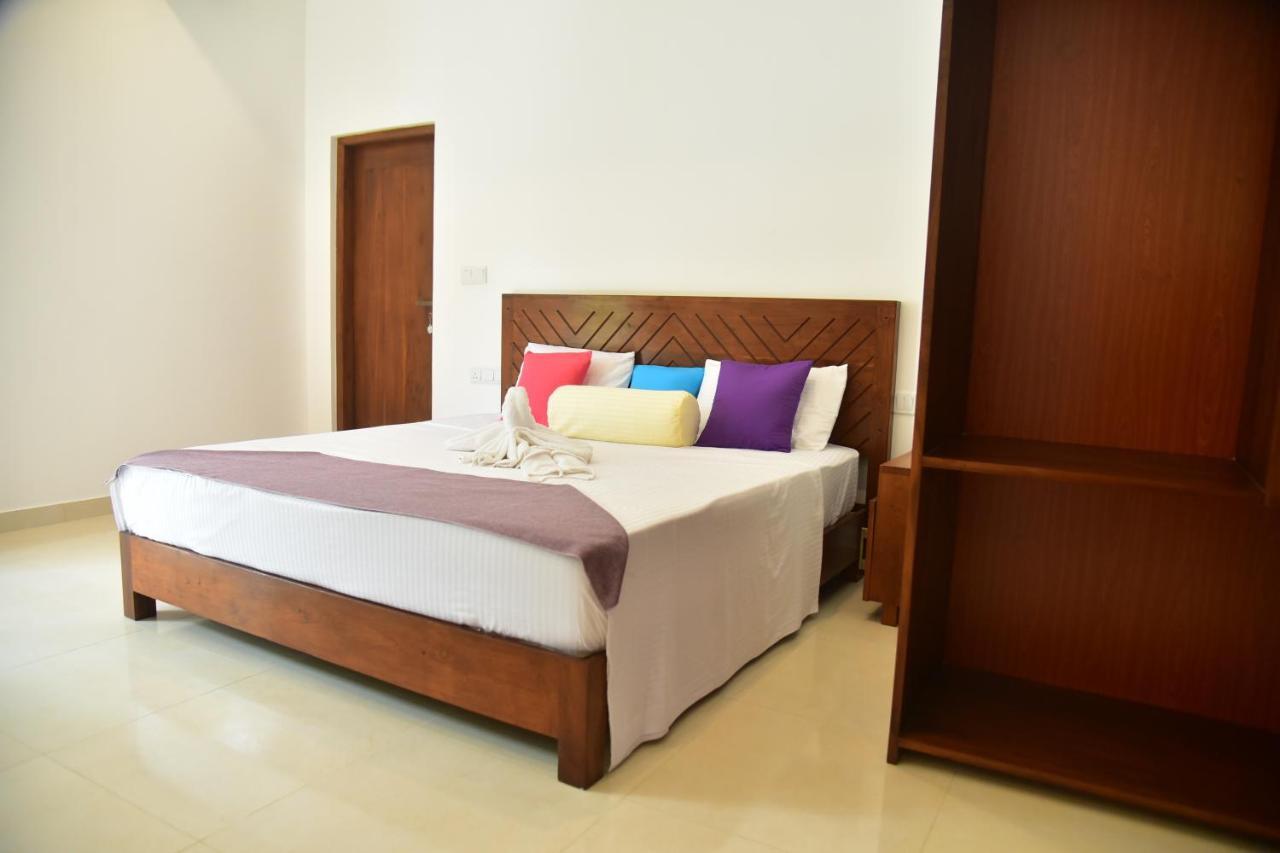 Eden Grand Hotel Дамбула Екстериор снимка