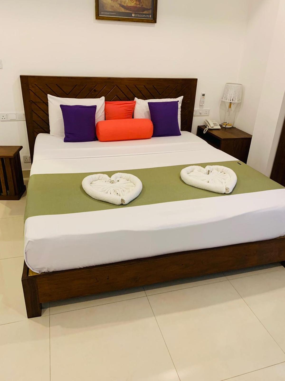 Eden Grand Hotel Дамбула Екстериор снимка