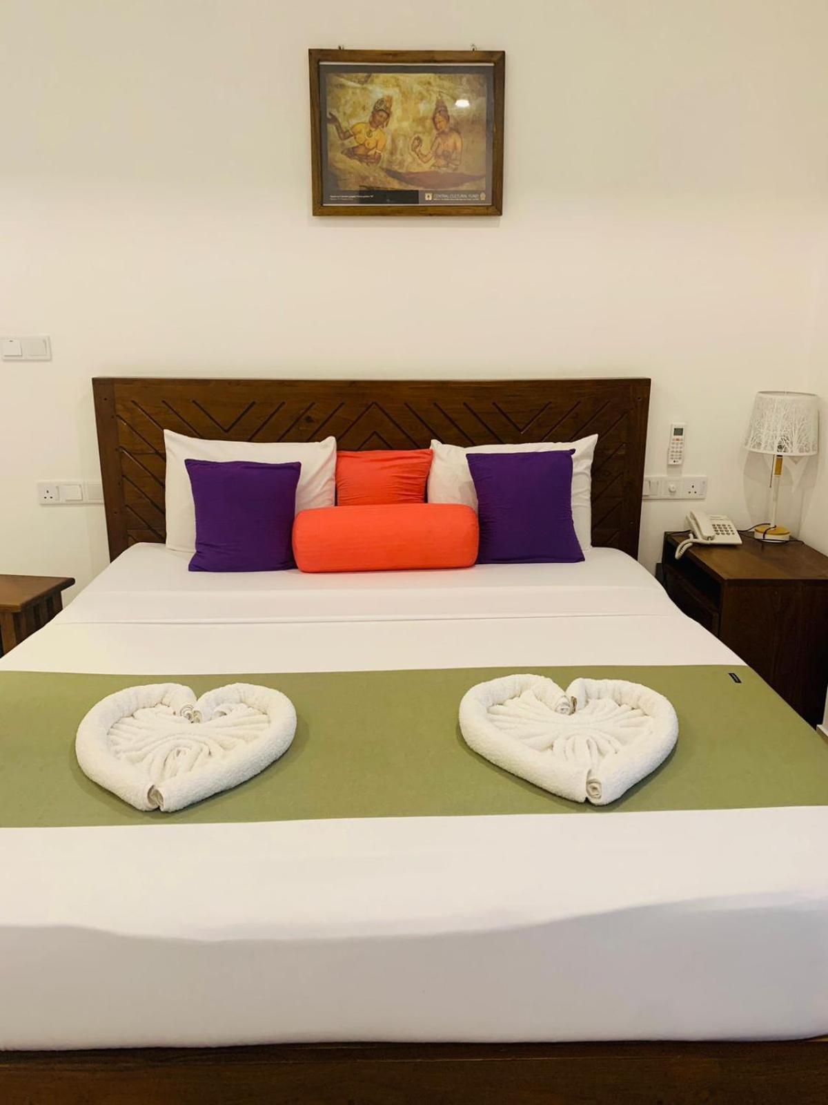 Eden Grand Hotel Дамбула Екстериор снимка