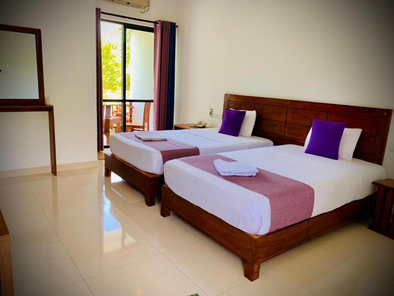 Eden Grand Hotel Дамбула Екстериор снимка