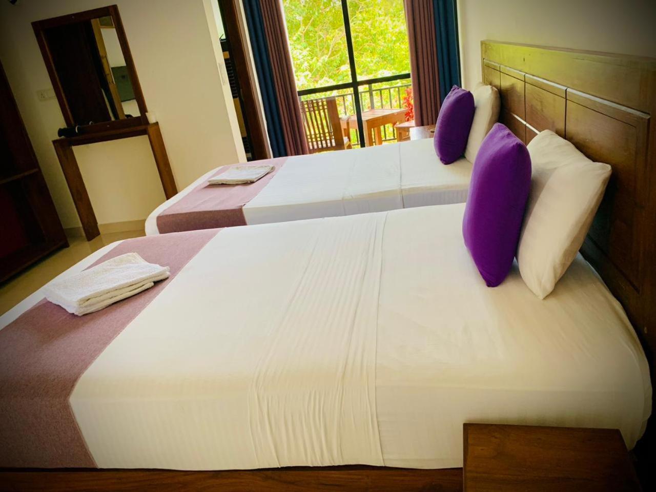 Eden Grand Hotel Дамбула Екстериор снимка