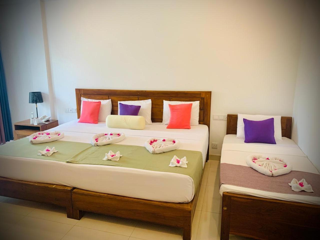 Eden Grand Hotel Дамбула Екстериор снимка